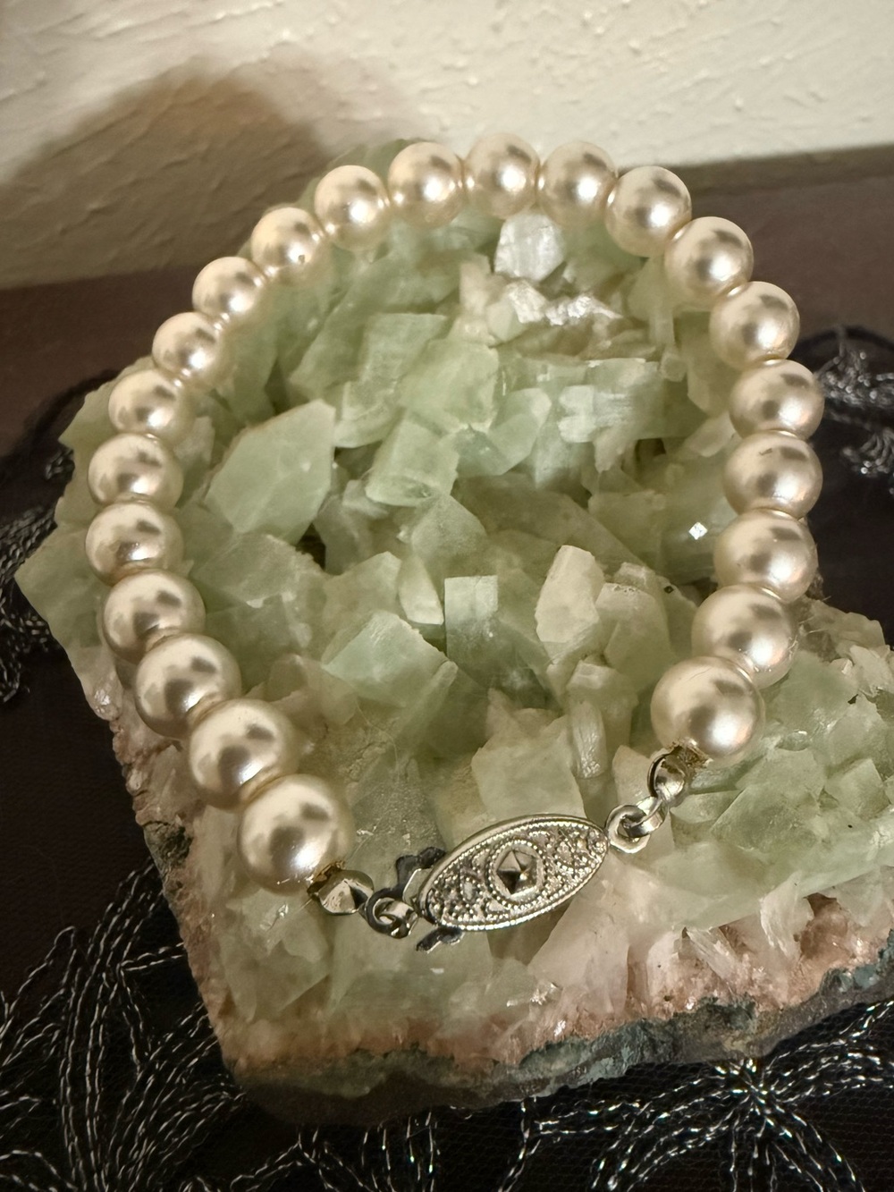 Vintage faux pearl bracelet